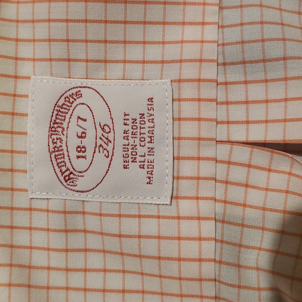 Button down - Picture 3 of 4